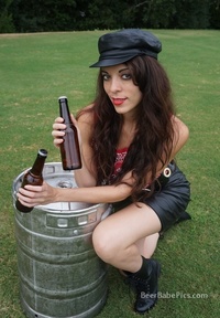 Beer Babe Pics