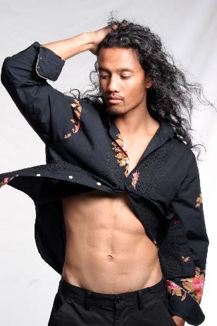 Male model photo shoot of Sasky