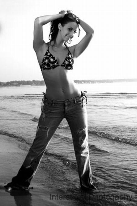 Female model photo shoot of Lauren Ashley in Woodlawn Beach, NY