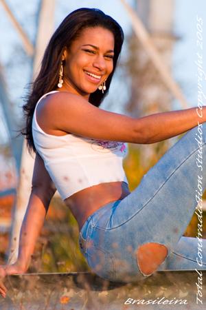 Female model photo shoot of Luka Brazileira in Northern VA