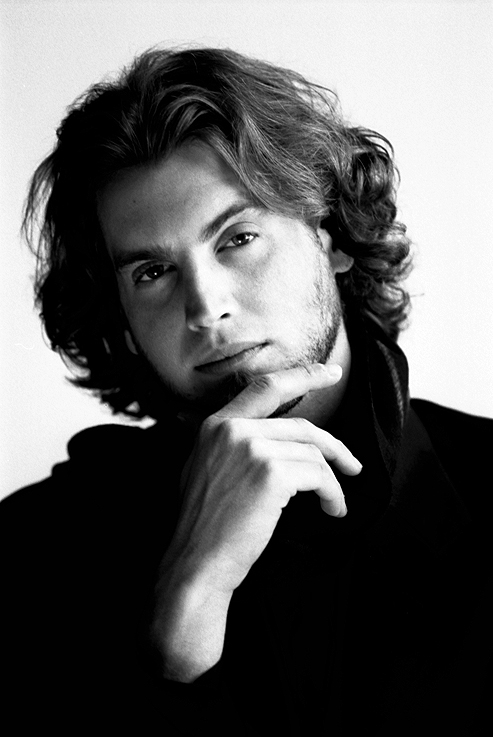 Male model photo shoot of Constantine Volo Photo