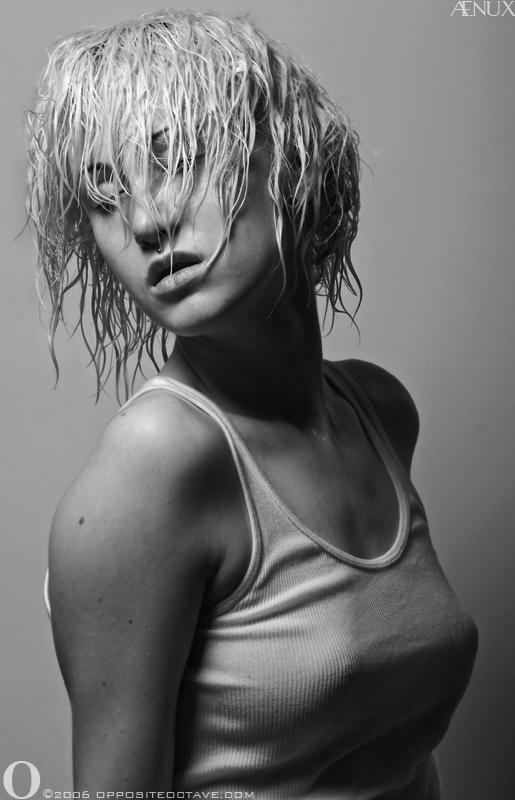 Female model photo shoot of aenux