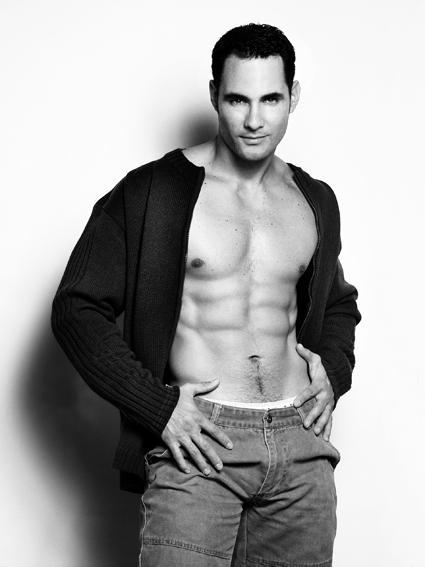 Male model photo shoot of Eduardo Rolim