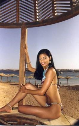 Female model photo shoot of amirah by Tharwat