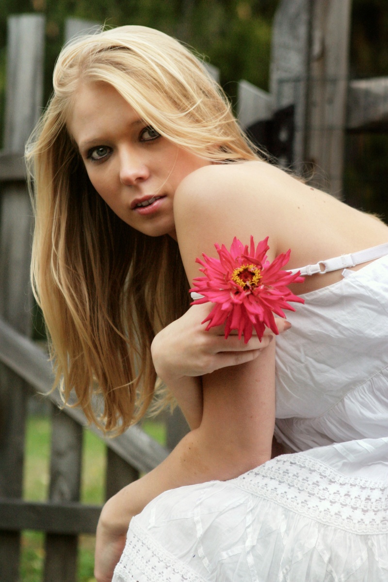 Female model photo shoot of Katarzyna