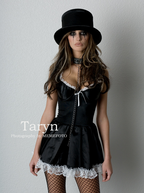 Female model photo shoot of Taryn Rae