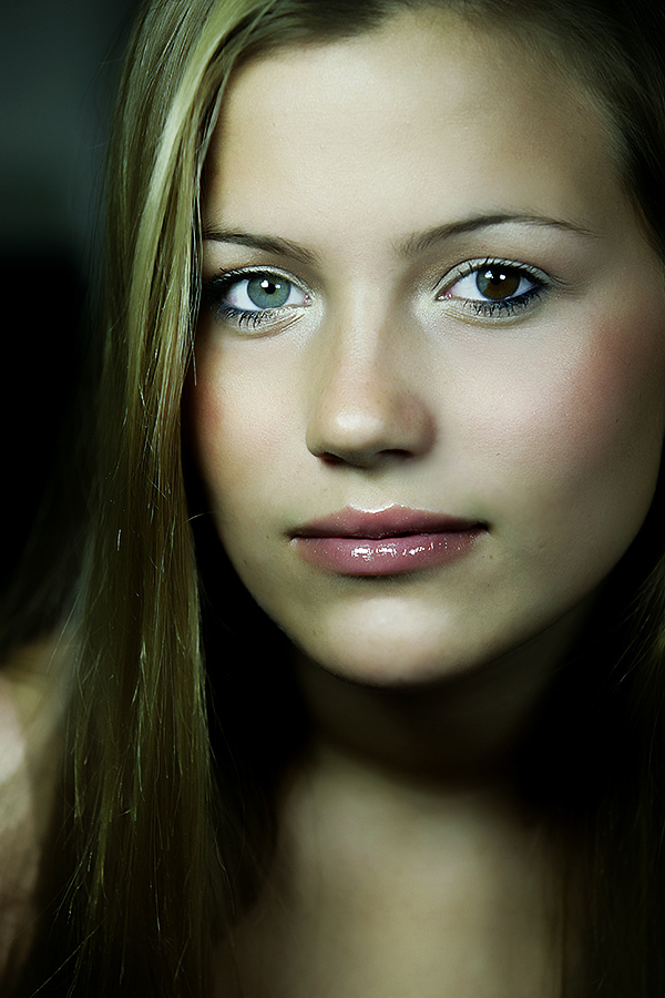 Female model photo shoot of Juliya by 2C Photoworks