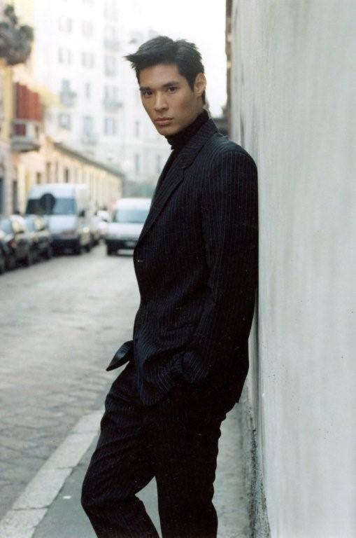 Male model photo shoot of Kris Duangphung