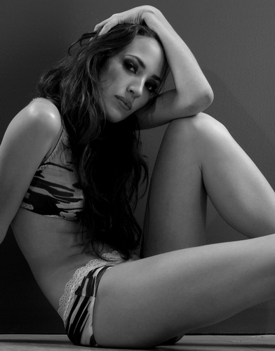 Female model photo shoot of Jenni Squair by S E A N
