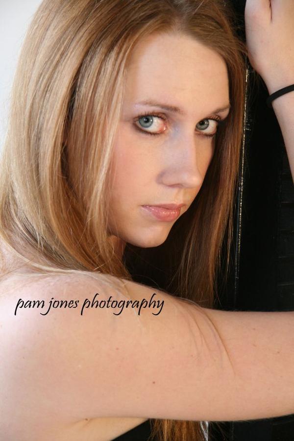 Female model photo shoot of Stephani Jones in Dayton, Oh