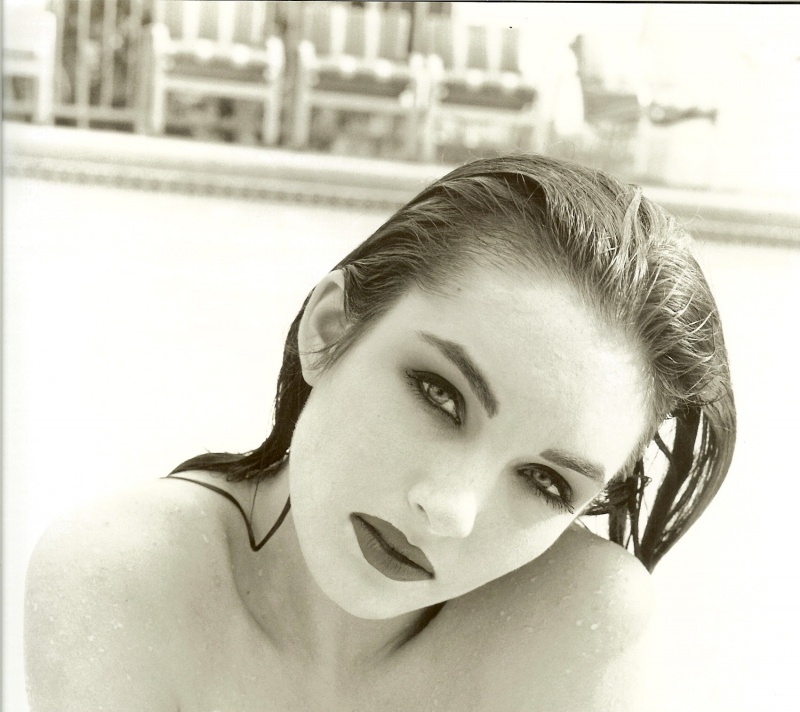Female model photo shoot of Arianna Calborean