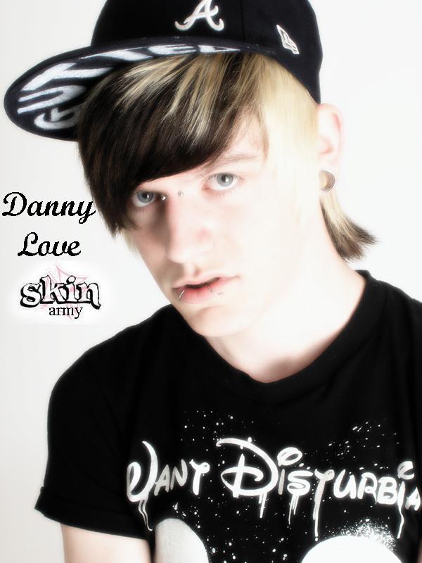 Male model photo shoot of DANNY LOVE