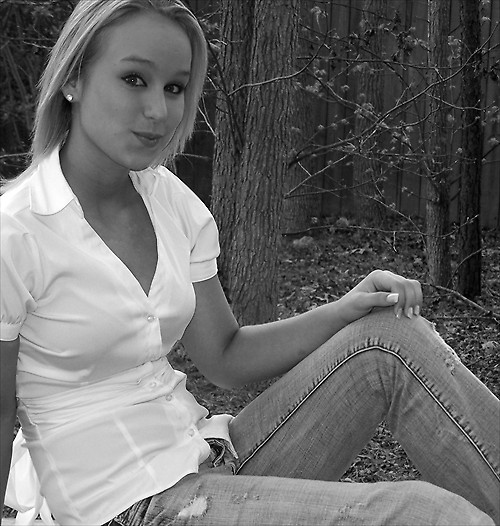 Female model photo shoot of JAMiE IRiS in Park