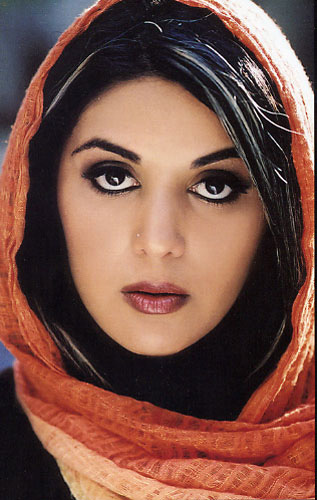 Female model photo shoot of Niousha