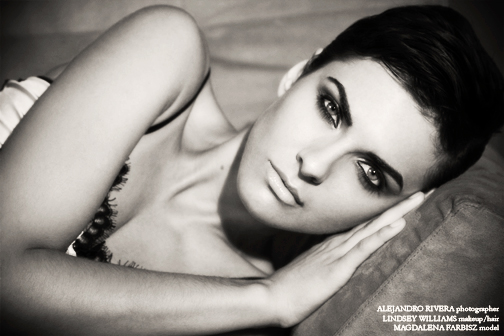 Female model photo shoot of m a g i c i a n by Astound Digital, makeup by crazypretty