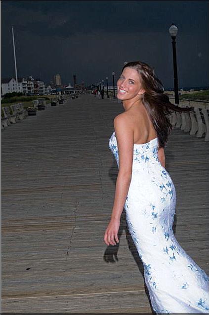 Female model photo shoot of yayatd by BendingLight in Ocean Grove, NJ