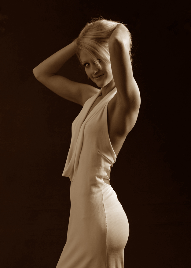 Female model photo shoot of Stephanie LeeAnne by redstrat