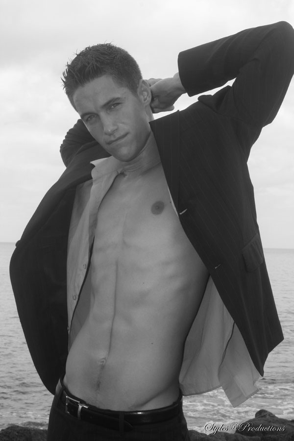 Male model photo shoot of Erik Bye by Mike Styles