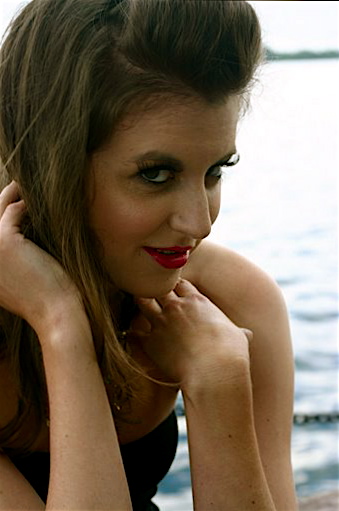 Female model photo shoot of Lindsay Gifford