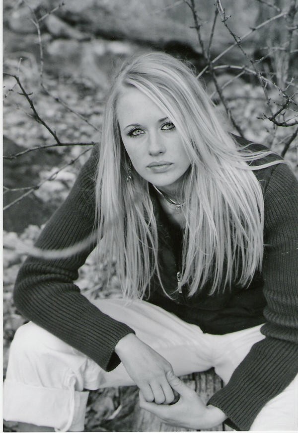 Female model photo shoot of Kayleen_ in Ross Park, Pocatello, Idaho