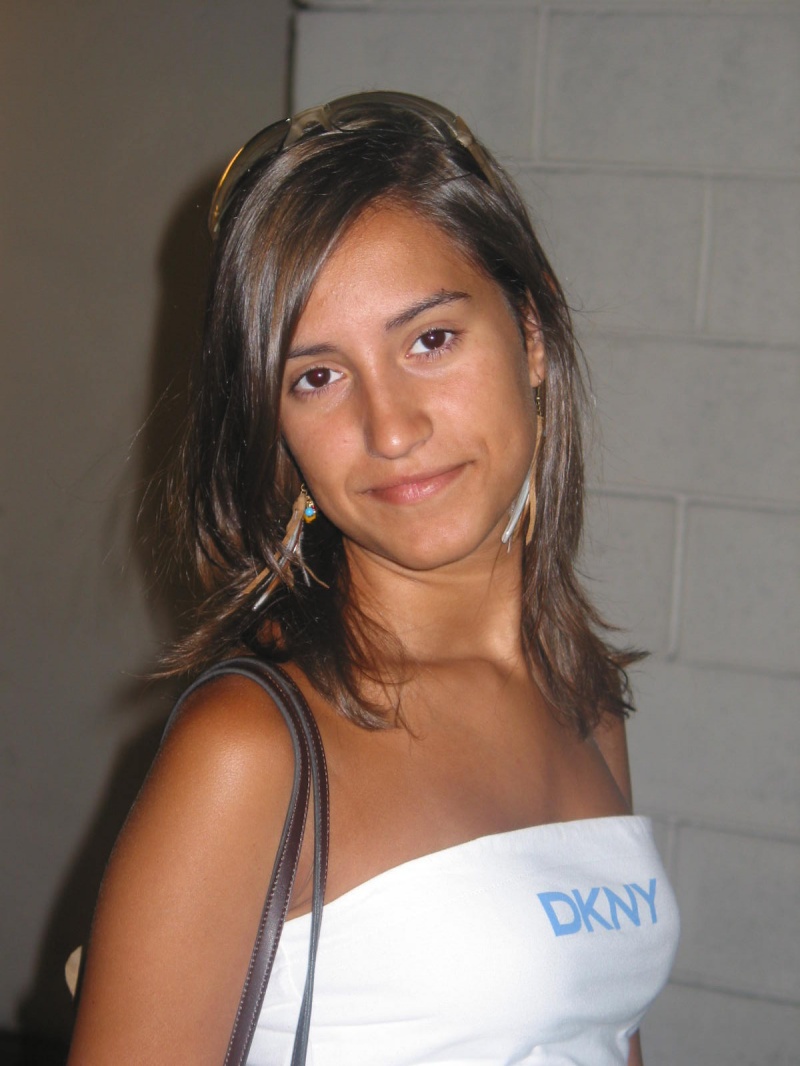 Female model photo shoot of Mariana Ramos