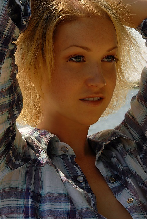 Female model photo shoot of DanielleK in Beaches - Toronto