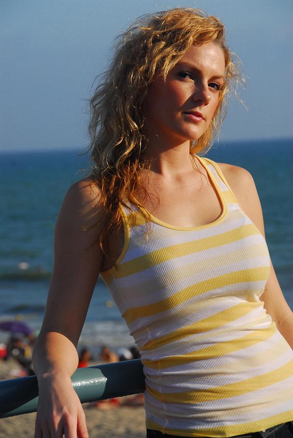 Female model photo shoot of Jessi L in Santa Monica, Ca.