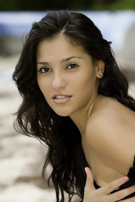 Female model photo shoot of Yanin Carvallo by figurephotography