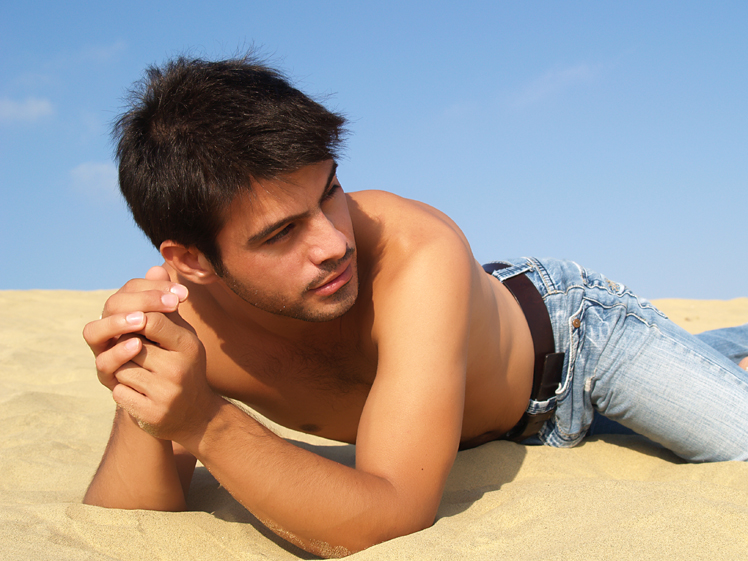 Male model photo shoot of Everardo in Rosarito
