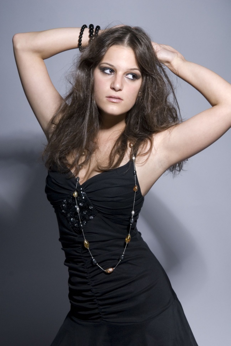 Female model photo shoot of Melissa Rose xoxo   by Laundrew Diamond
