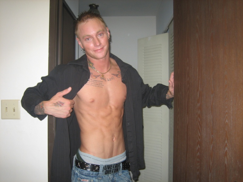 Male model photo shoot of Tattoofamous