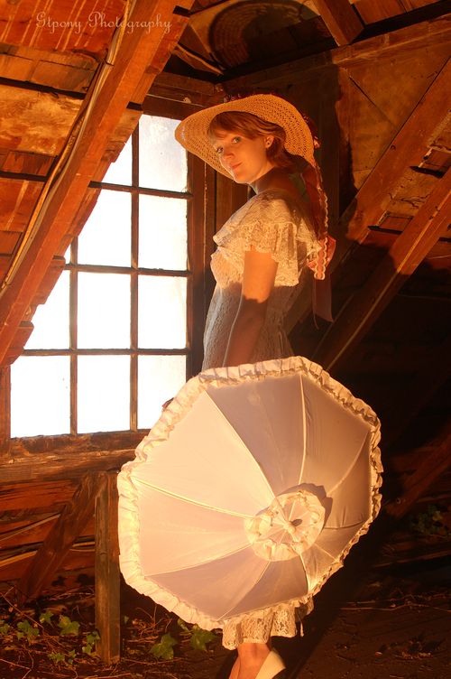 Male and Female model photo shoot of Gtpony Photography and Madi Wydner in Victorian House