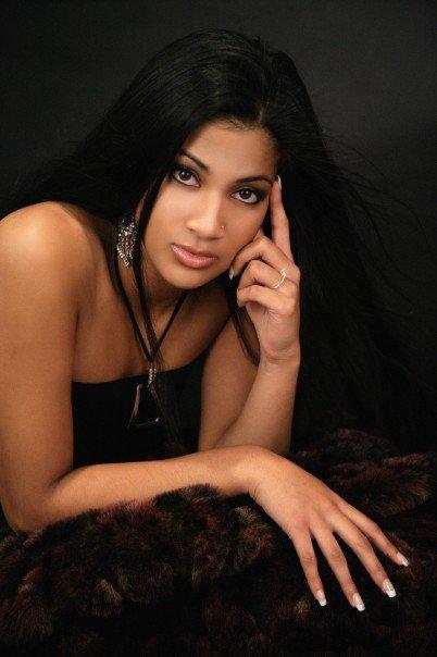 Female model photo shoot of Avanthi