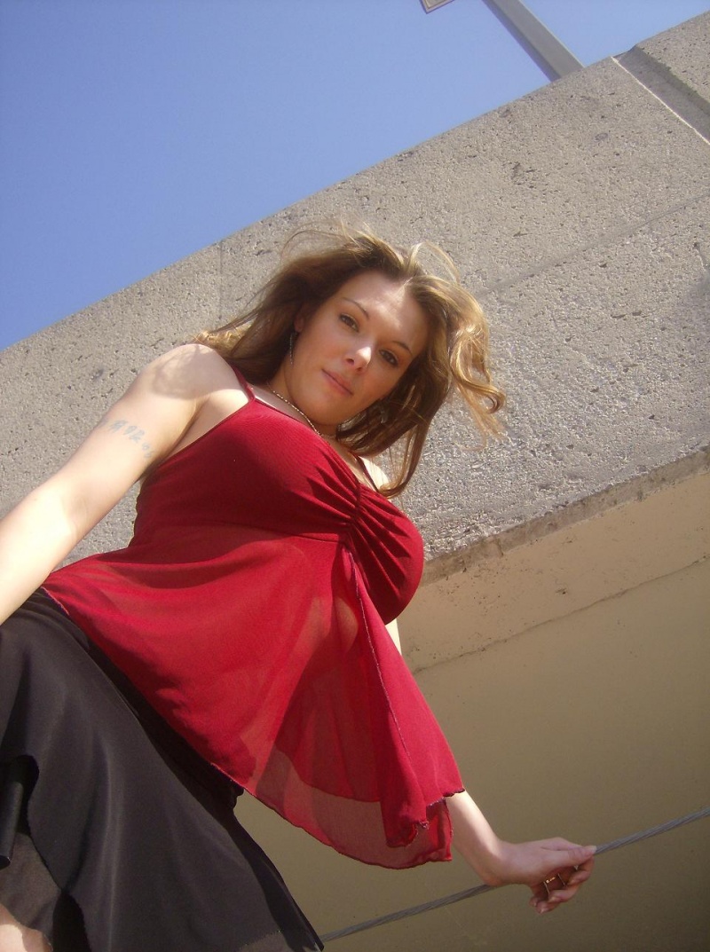 Female model photo shoot of Defining Images and Felicia Jordan in Muskegon, Mi