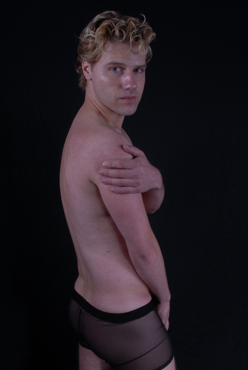 Male model photo shoot of Thomas Porter