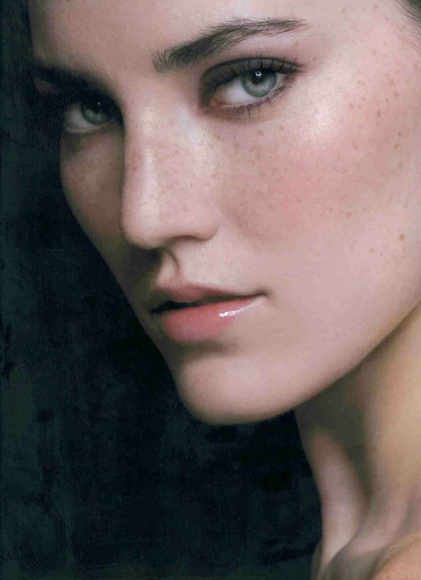Female model photo shoot of Vivian Leigh