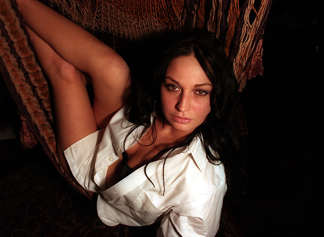 Female model photo shoot of Joni Gomez