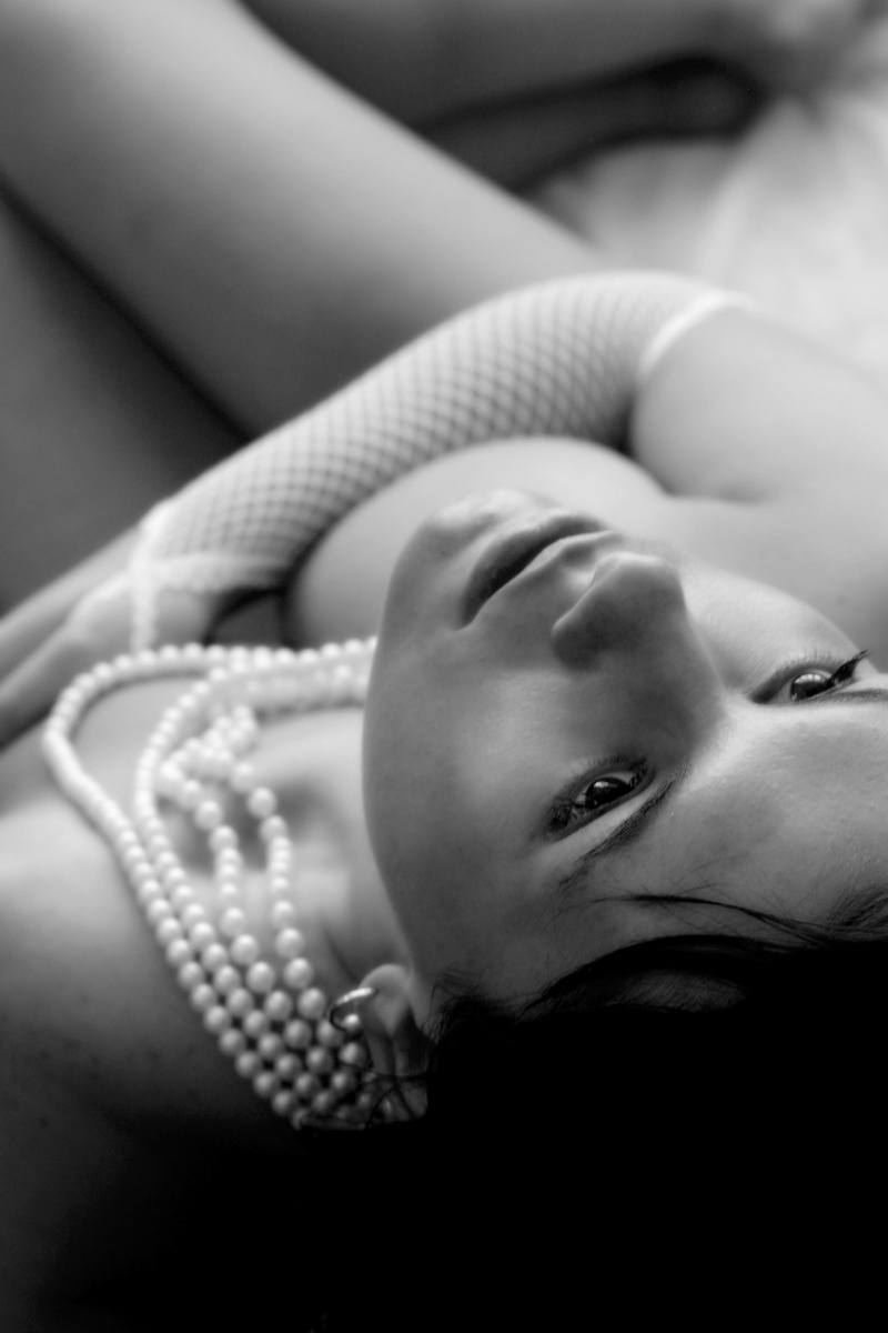 Female model photo shoot of TaraLenihan by RV Photo