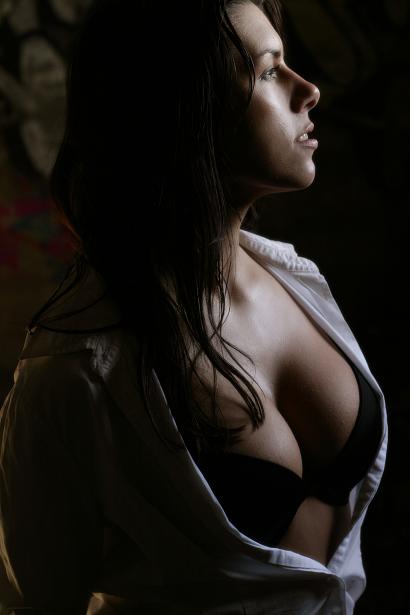 Female model photo shoot of TaraLenihan
