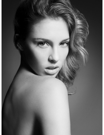 Female model photo shoot of Leanne Thrasher