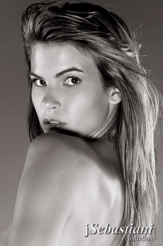 Female model photo shoot of Lana Williams by jsebastiani studios