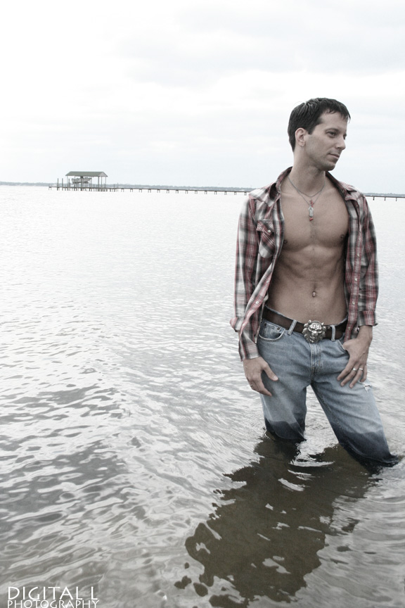 Male model photo shoot of Shawn Damian