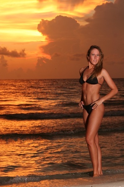 Female model photo shoot of JennJaxcitygirl by sincityjon in Bradenton Beach
