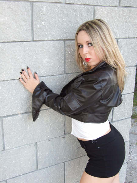 Female model photo shoot of Sarah Nikole in Safety Harbor