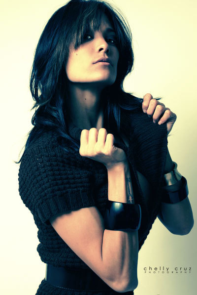 Female model photo shoot of Robyn MW by chellyc