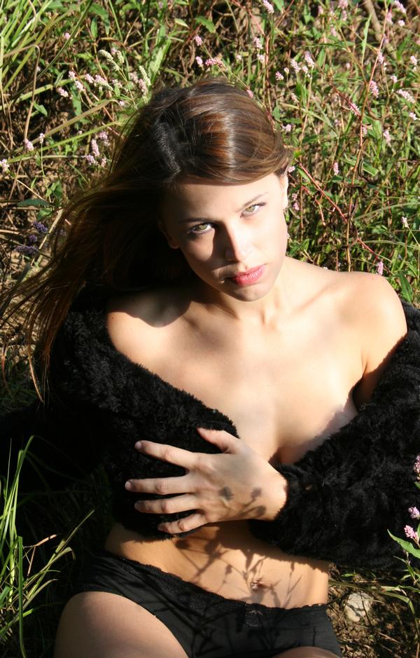 Female model photo shoot of Traci Henry