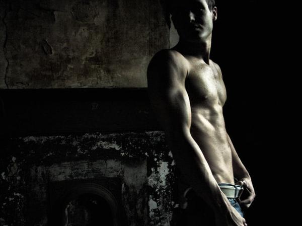 Male model photo shoot of Derek Dunn