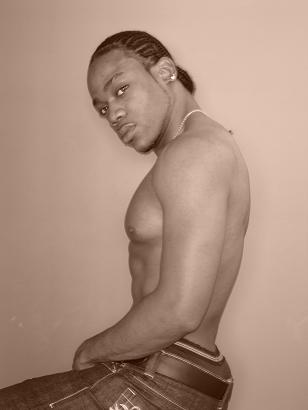 Male model photo shoot of Centelle aka Teko Woods
