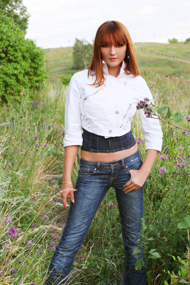 Female model photo shoot of Dasha Strilyana