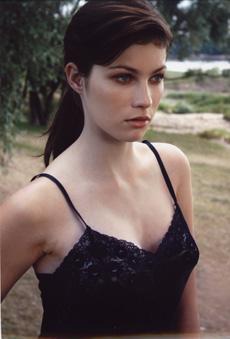 Female model photo shoot of Annusia in Paris